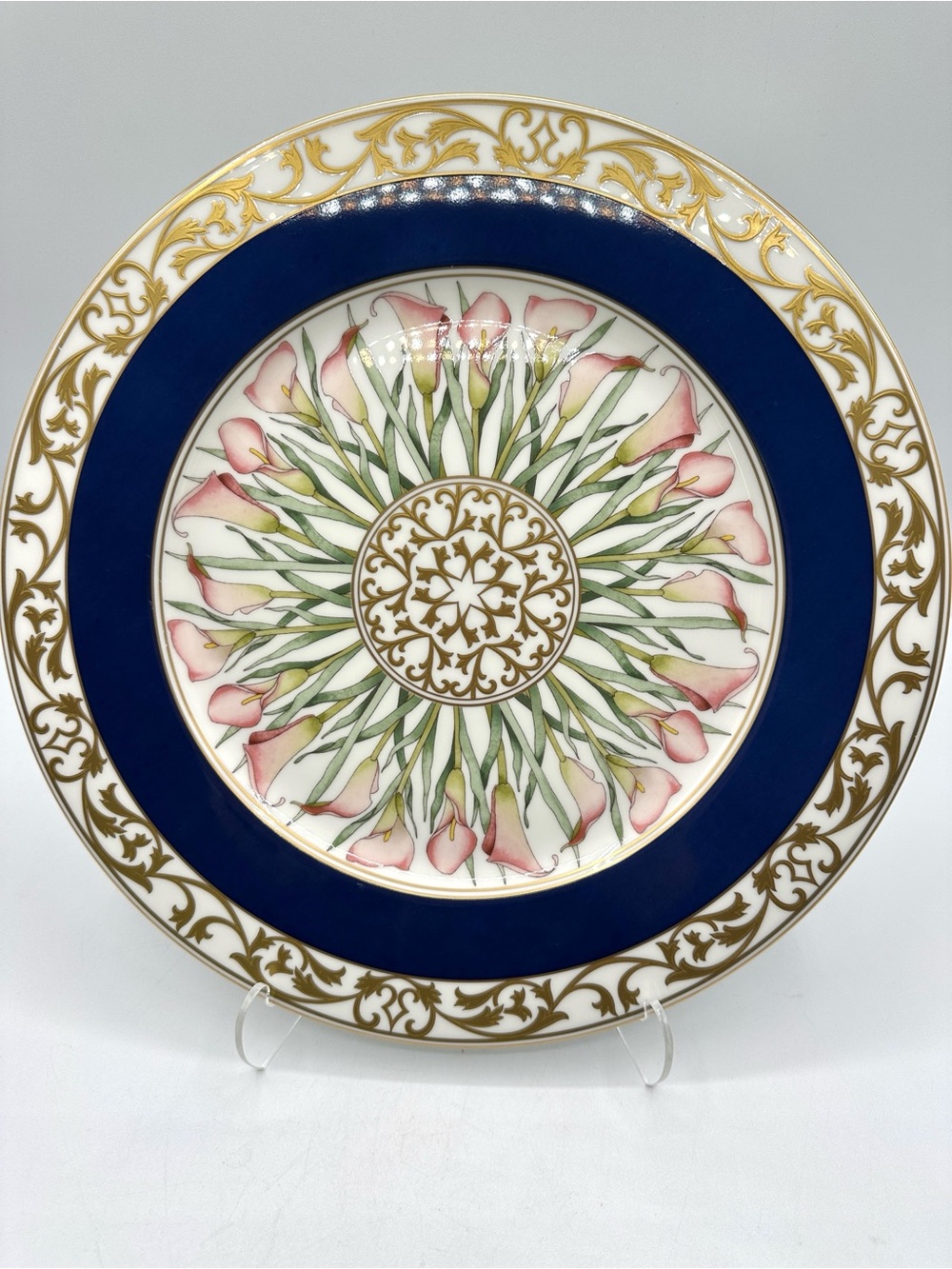 Mikasa Platinum Bone China Lily Moire AK048. 12”” Plate
